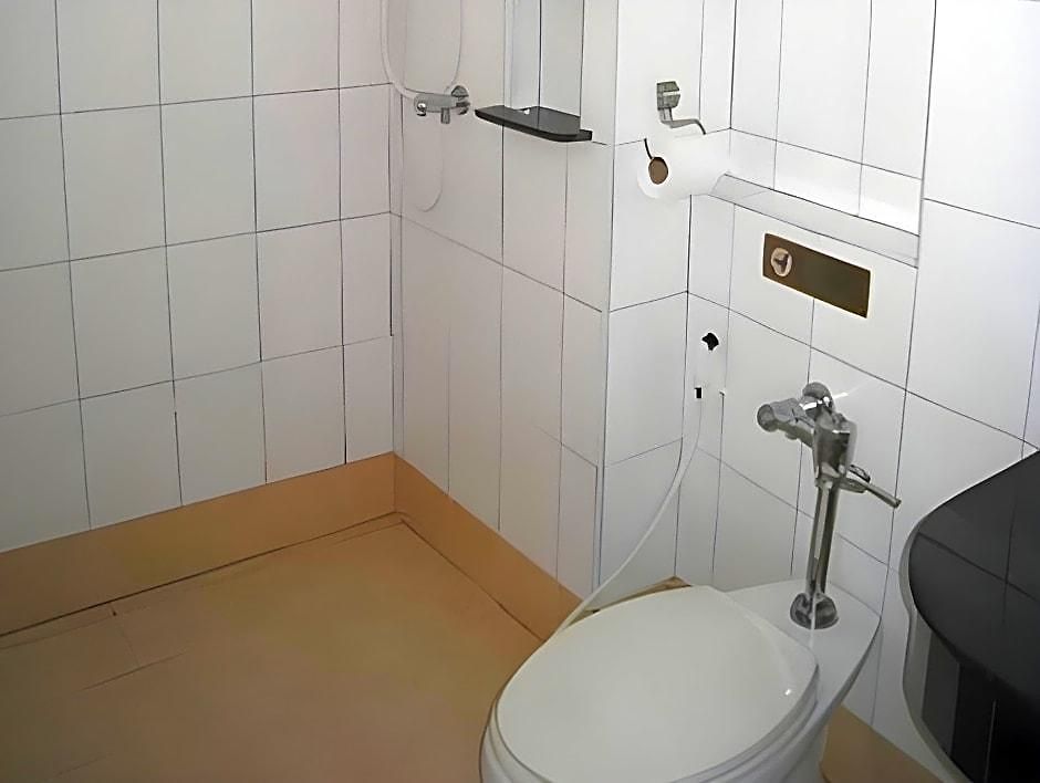 New Nikom Court Apartment Pattaya