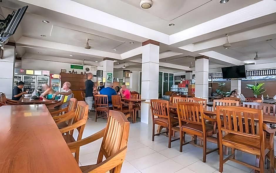 Nikom Court โรงแรม 2*