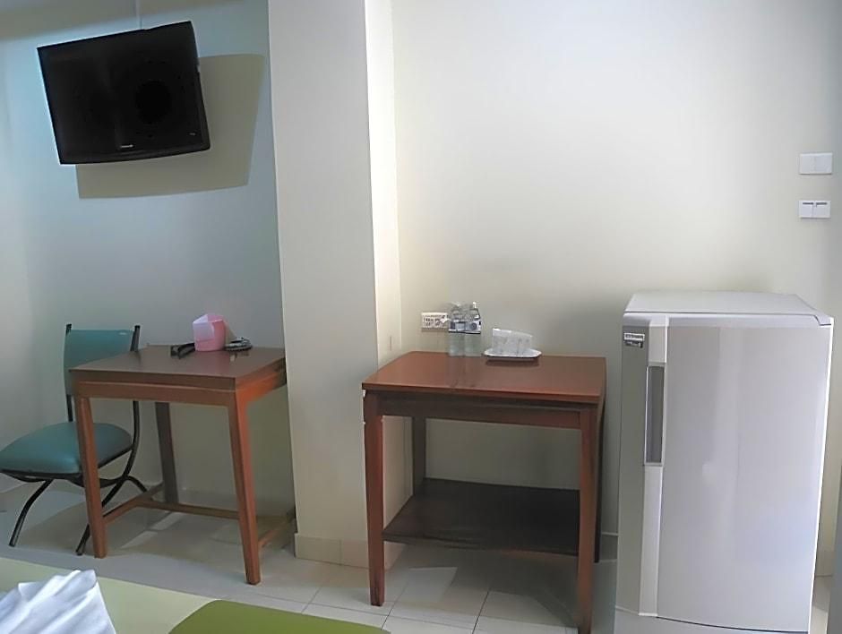โรงแรม Nikom Court