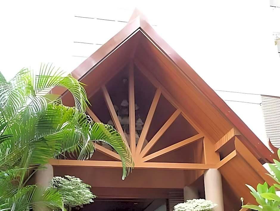 Chada Thai House Hotel 3*
