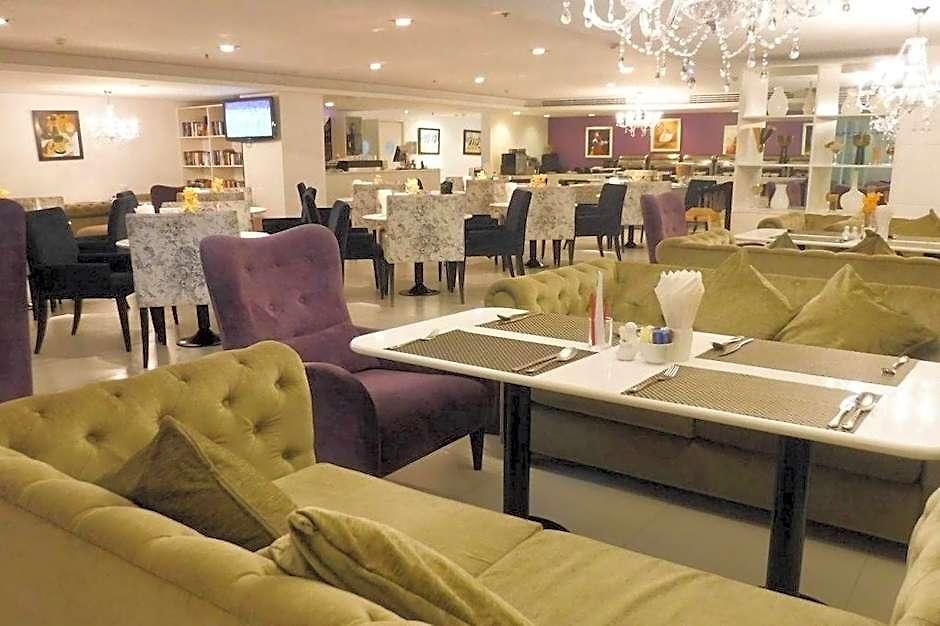 Nova Gold Hotel