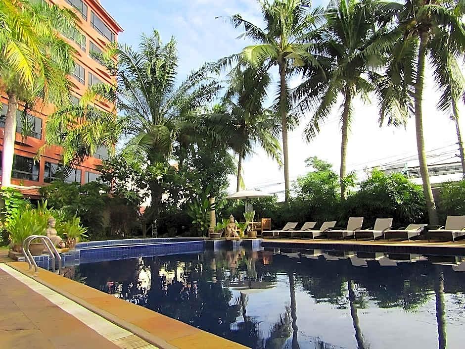 โรงแรม Nova Park 4*