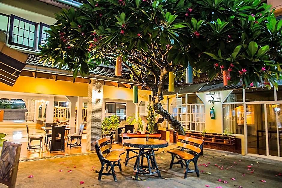 S Formally Sabai โรงแรม Pattaya