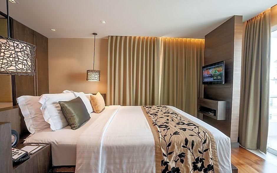 โรงแรม A-one 4*