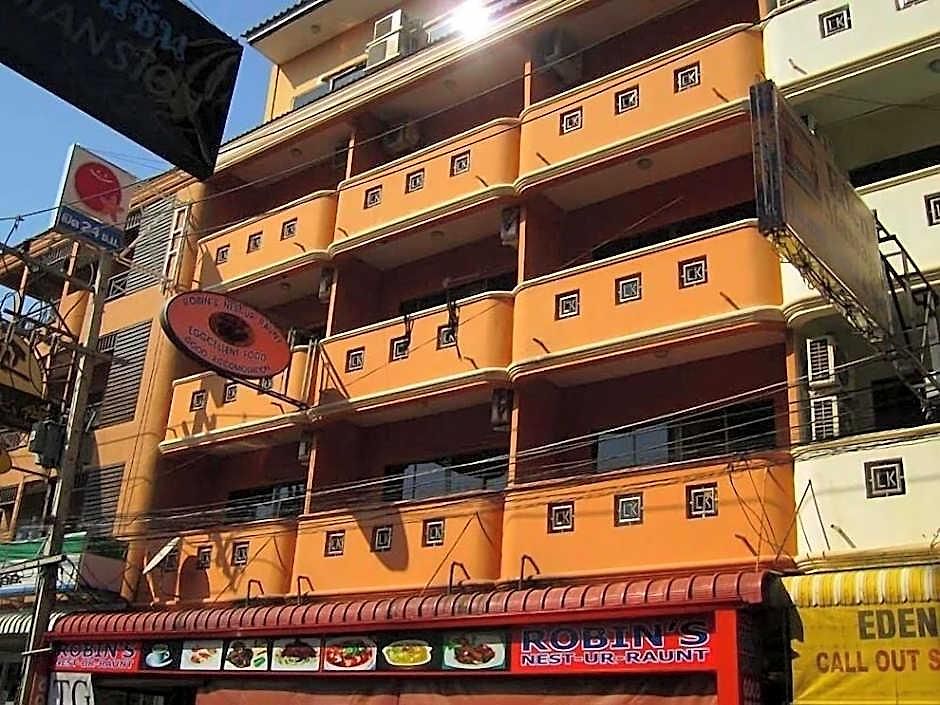 Robin's Nest & Restaurant Guest house *