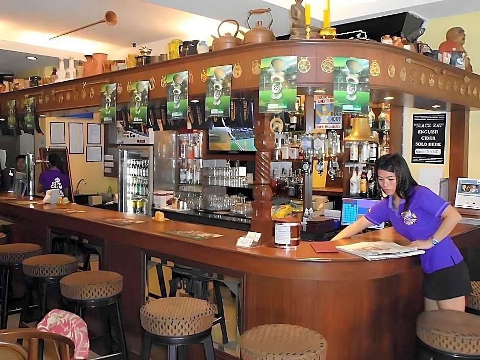 Robin's Nest & Restaurant Pattaya