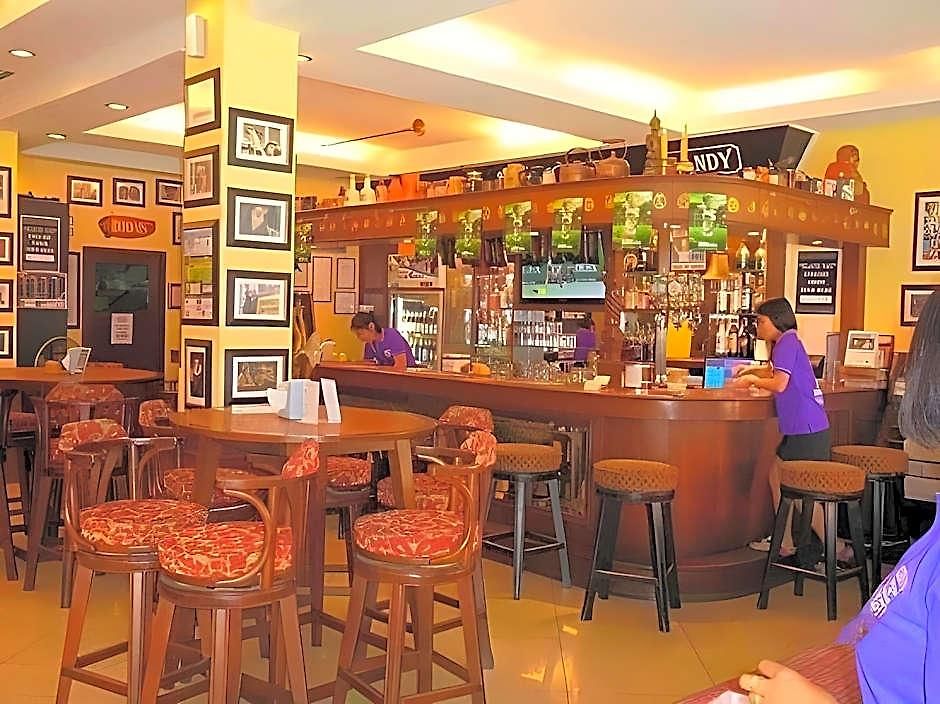 Robin's Nest & Restaurant * Pattaya