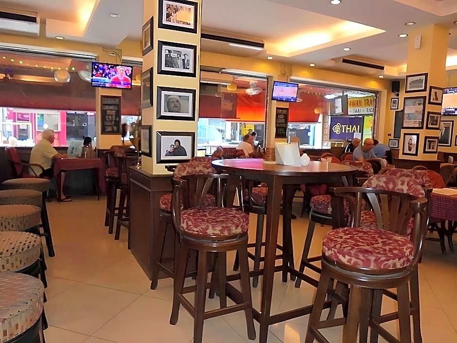 Robin's Nest & Restaurant *