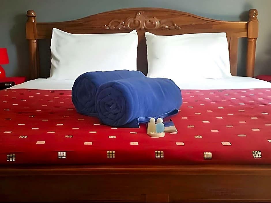 Robin's Nest & Restaurant Guest house Pattaya