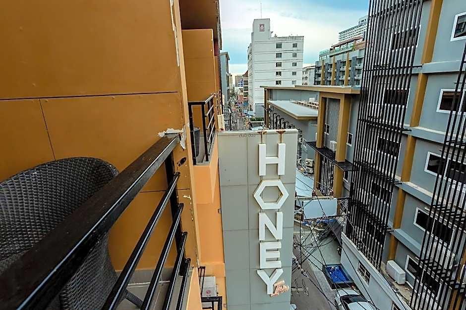 Honey โรงแรม 3*