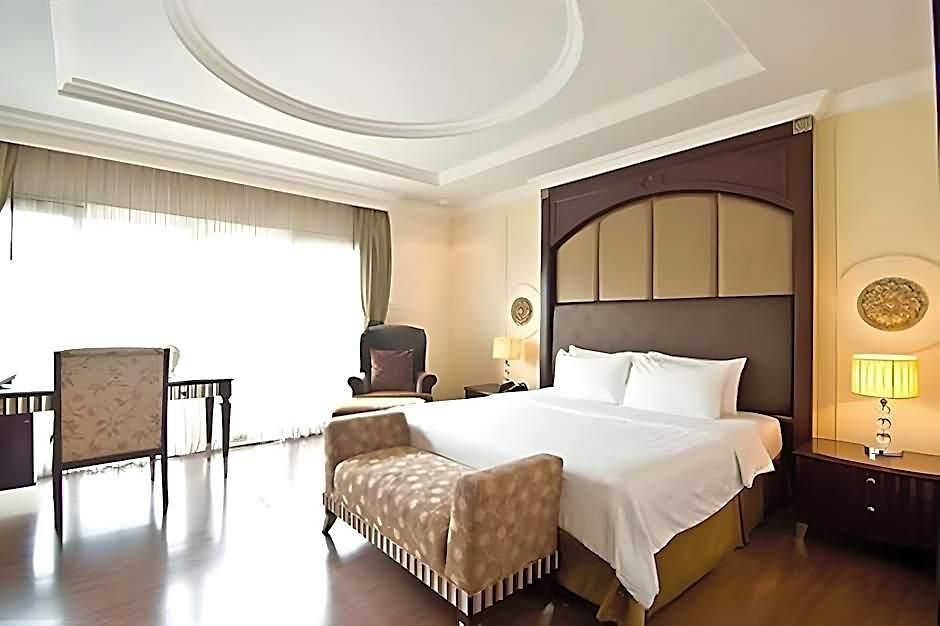 Lk Metropole Hotel 4*