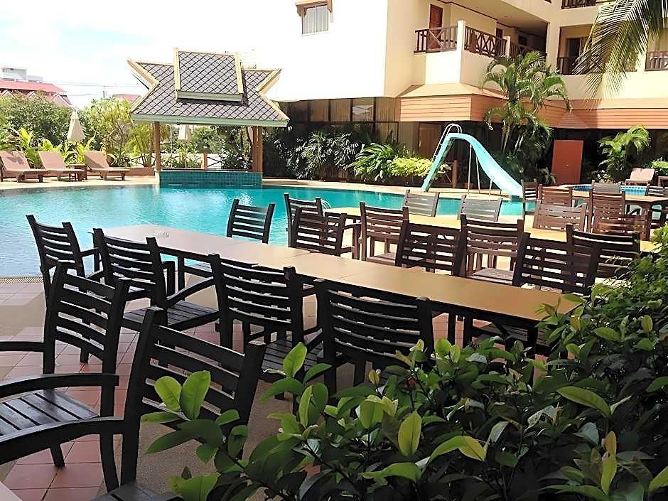 Phuphaya Resort 2*