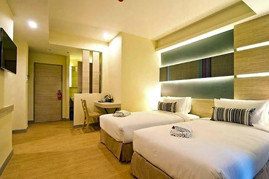 Hotel The Sun Xclusive 3*