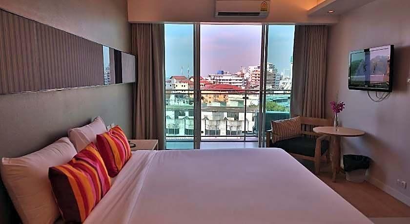 The Sun Xclusive 3*
