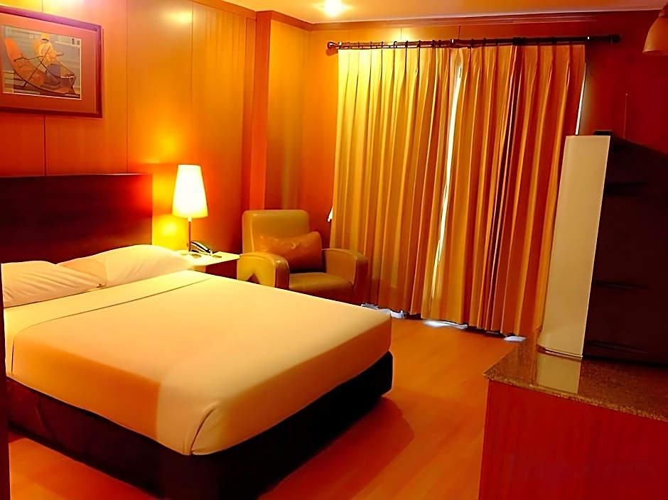 Hotel Dynasty 3*