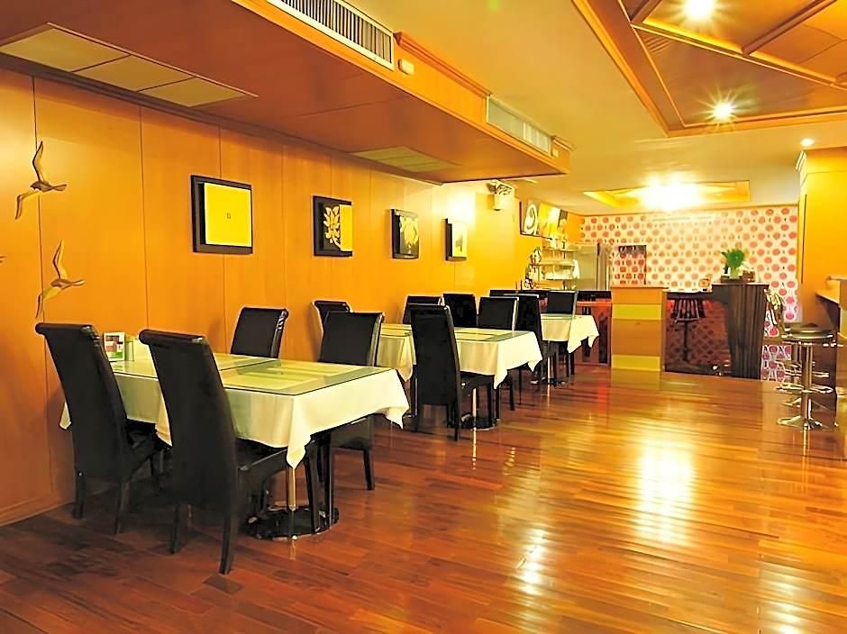 Hotel Dynasty