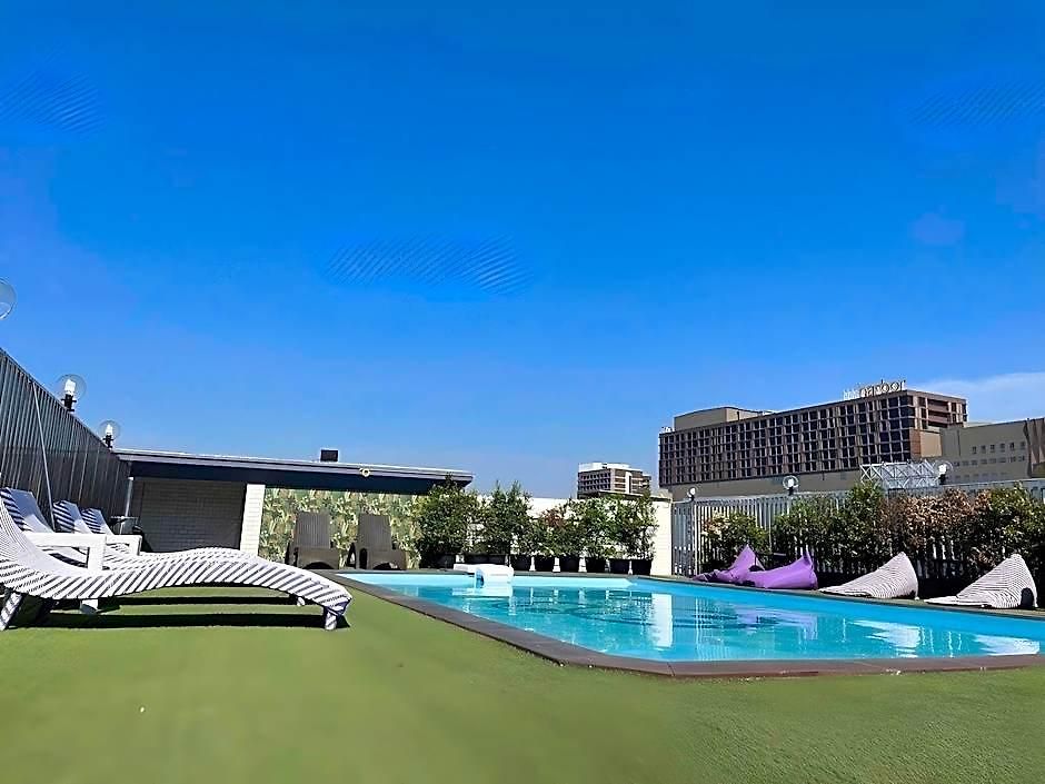 Embryo Hotel 4*