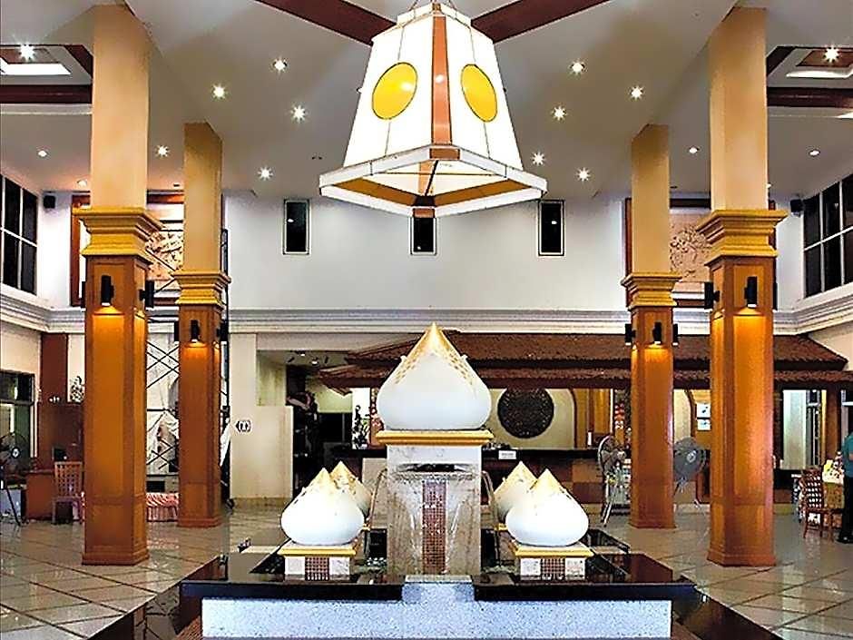Hotel Lek 3*