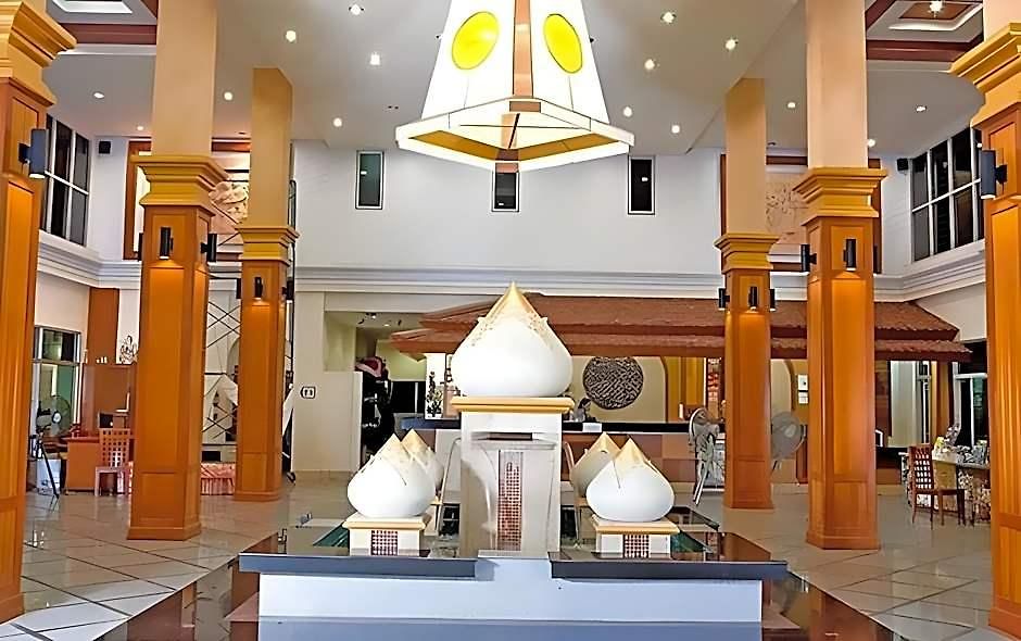 Lek Hotel