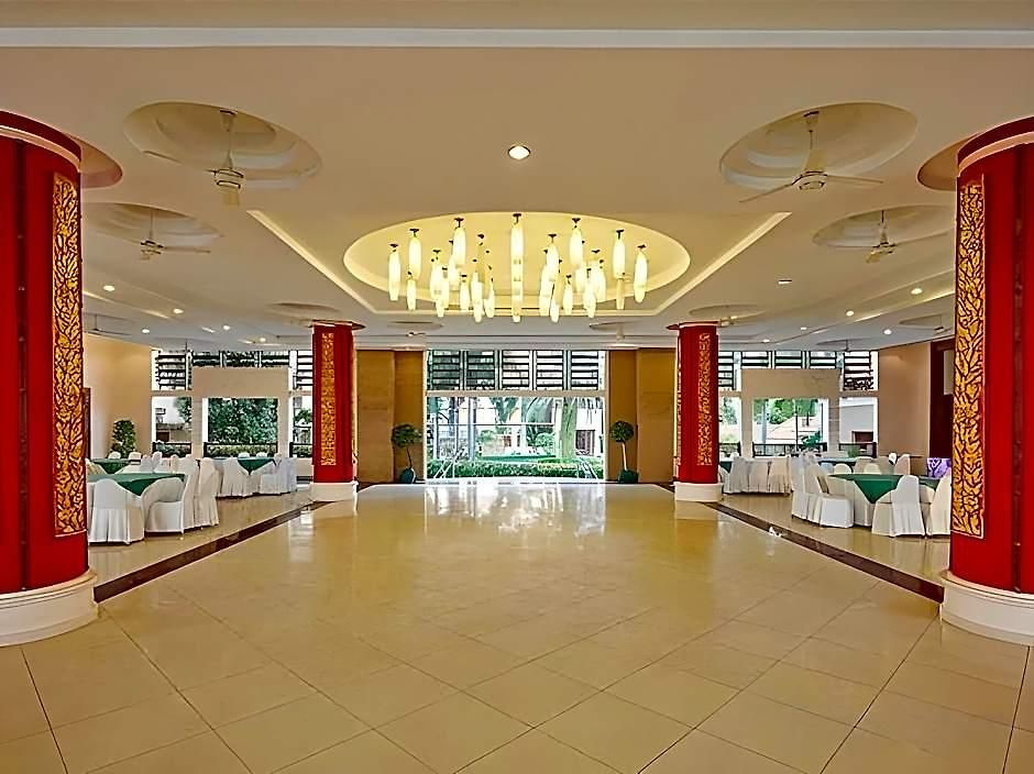 โรงแรม อีสเทิร์นแกรนด์พาเลซ 4*