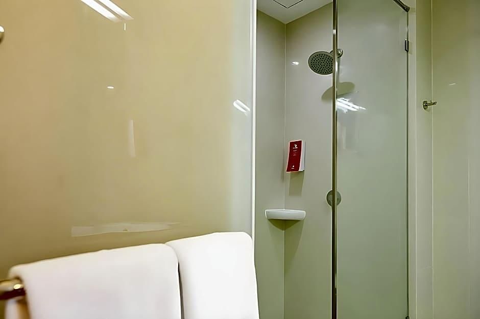 Hotel Easy Planet 3*