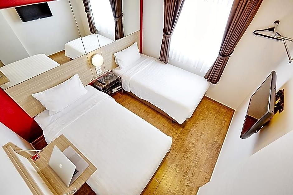 Easy Planet Hotel