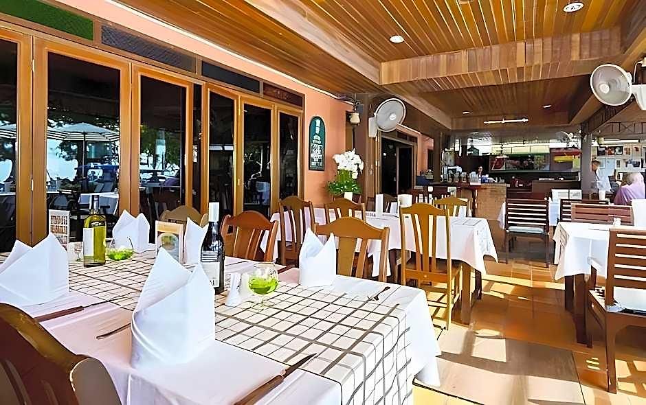 โรงแรม จอมเทียนโบ๊ทเฮ้าส์ Pattaya