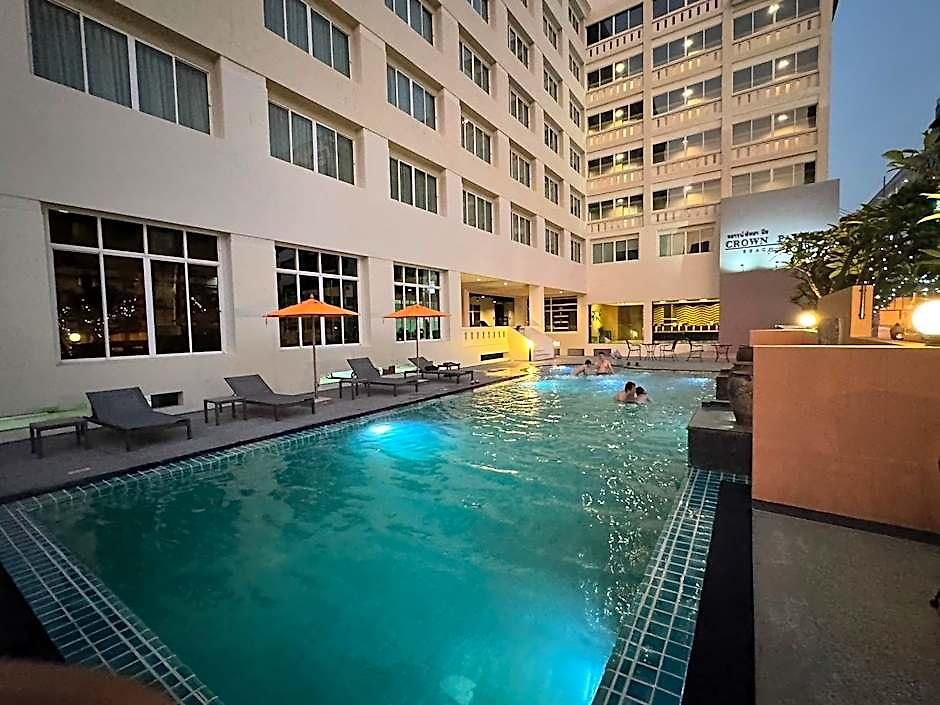 Crown Hotel 3*
