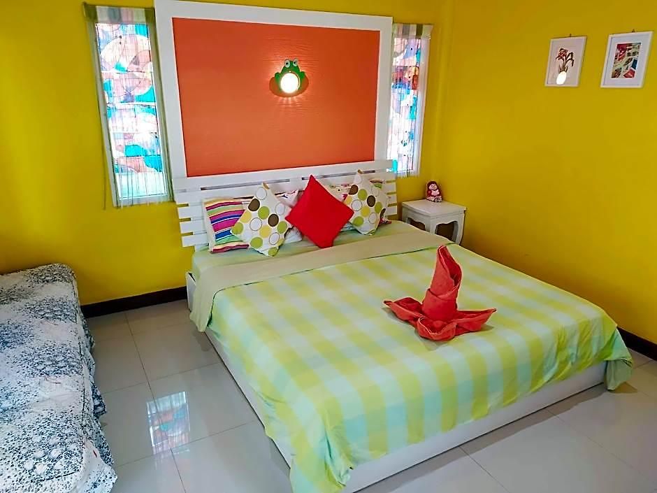 โรงแรม Baan Im Em 2*