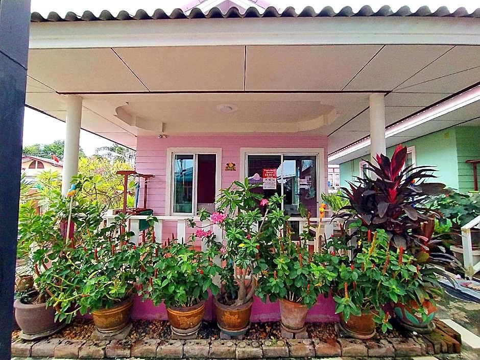 โรงแรม Baan Im Em 2*