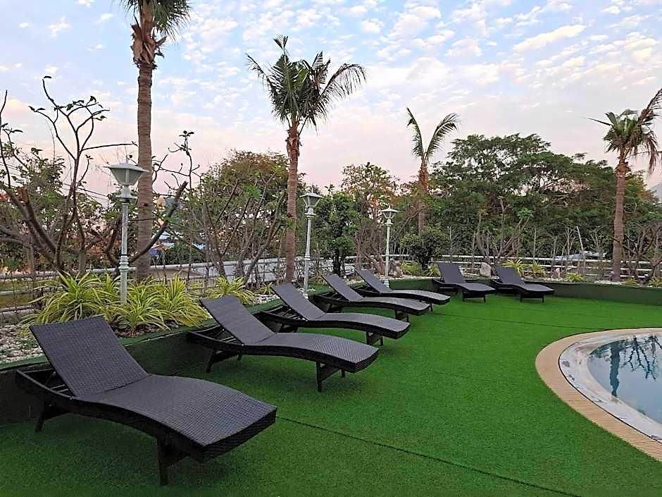 First Pacific Cirrus Hotel 4*