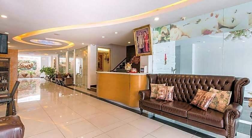 Aya Place Hotel 2*