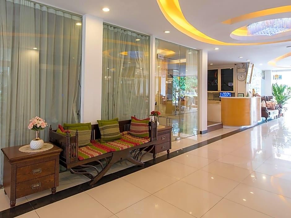 Aya Place Hotel 2*