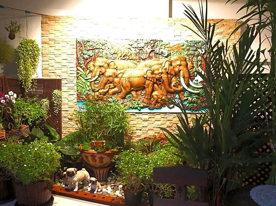 Hotel Aya Place