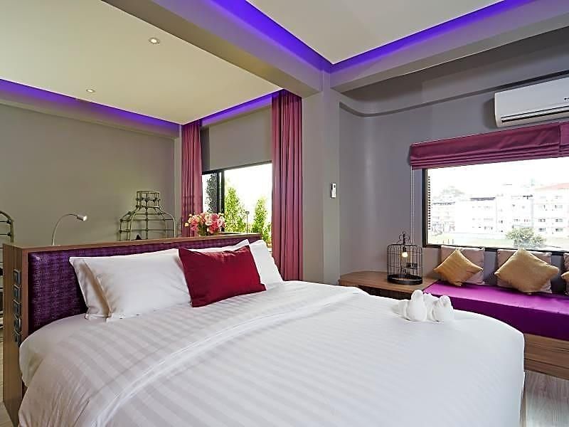 โรงแรม The Weekend 3*
