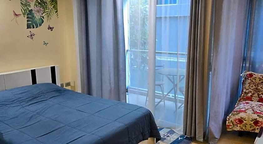 โรงแรม Azure 4*