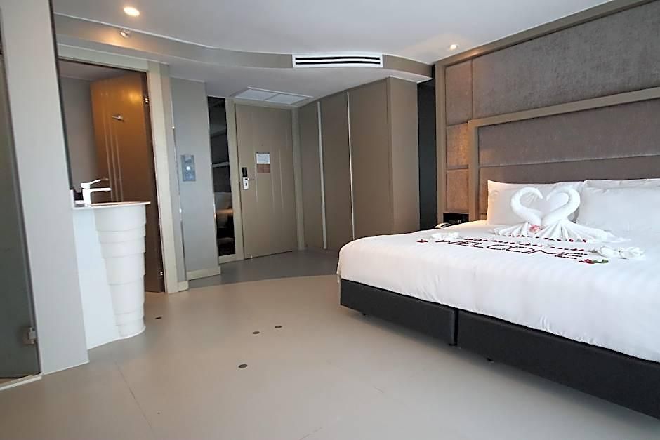 โรงแรม Azure 4*