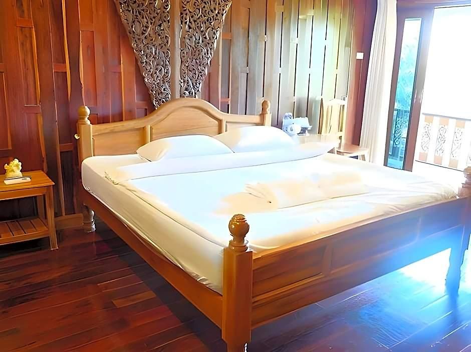 Deeden Hotel 3*