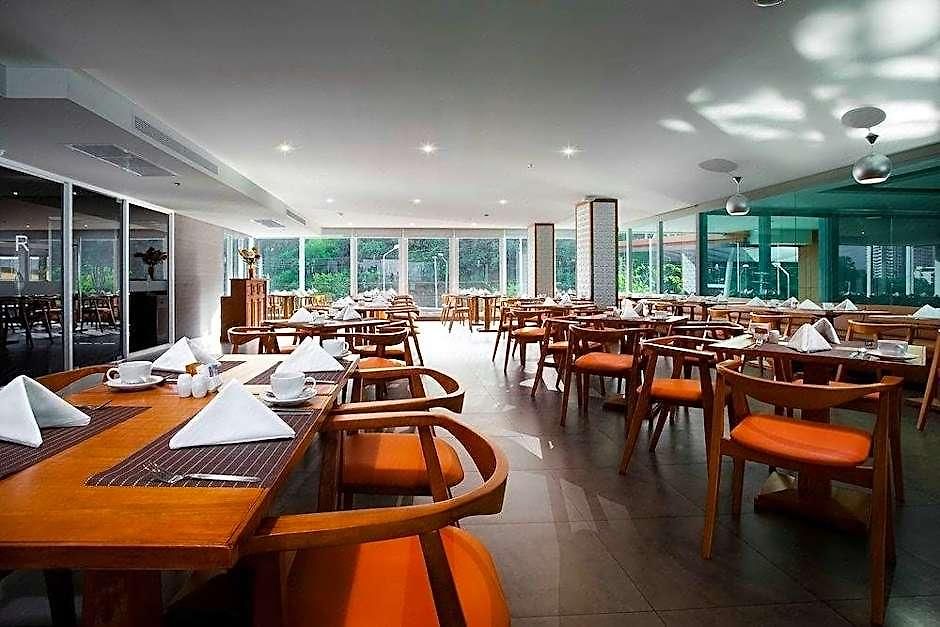 Hotel Balihai Bay 4*