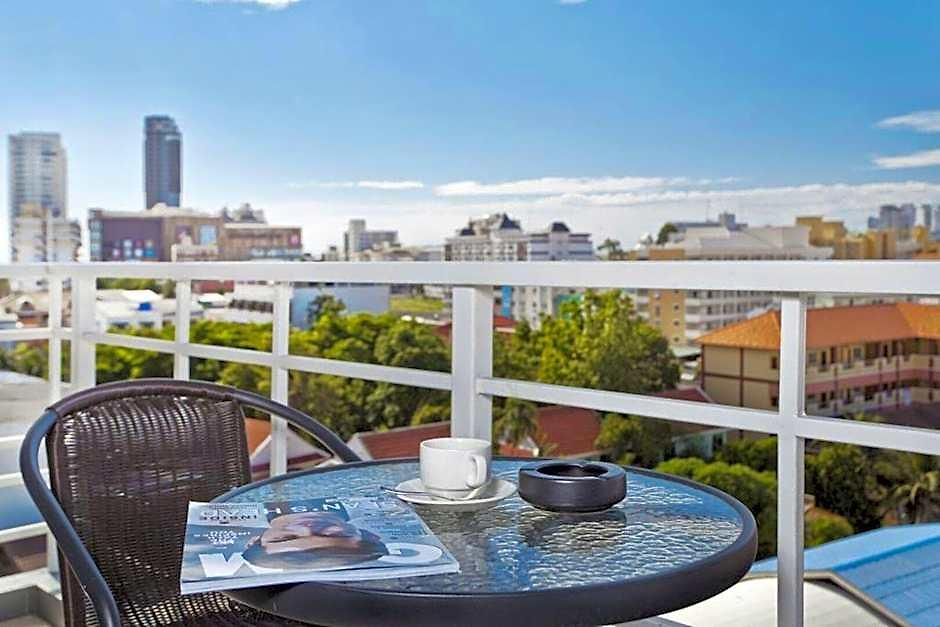 Adelphi โรงแรม
