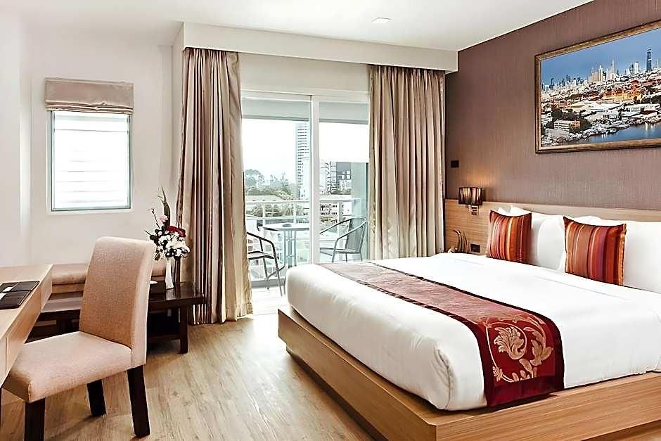 Adelphi 4* Pattaya