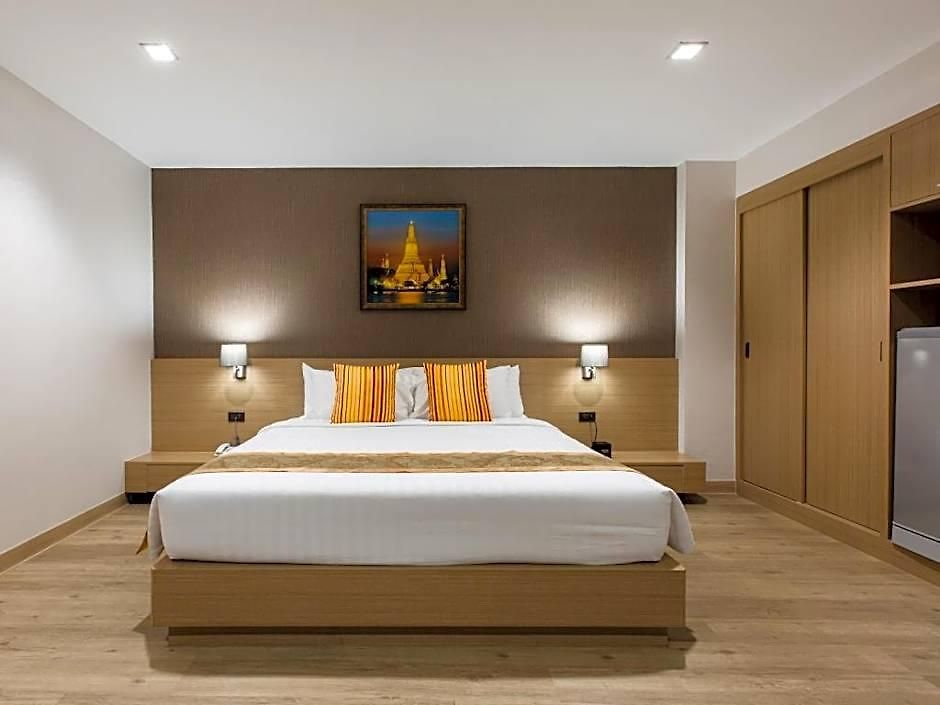 Adelphi 4*
