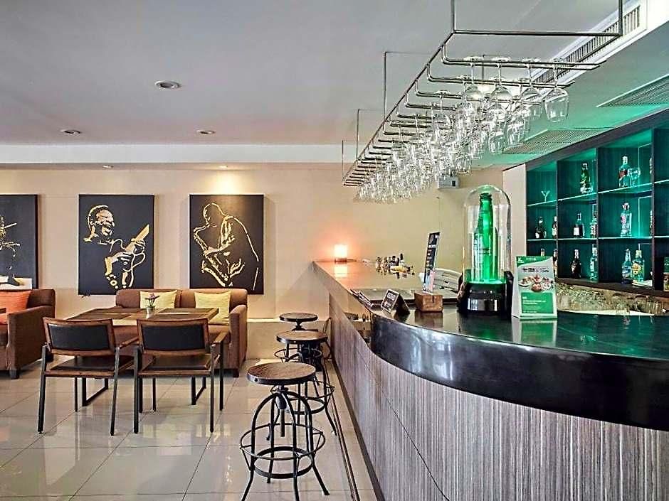 Adelphi โรงแรม