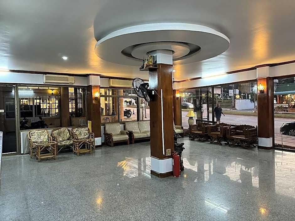 Mr. Mac's Hotel