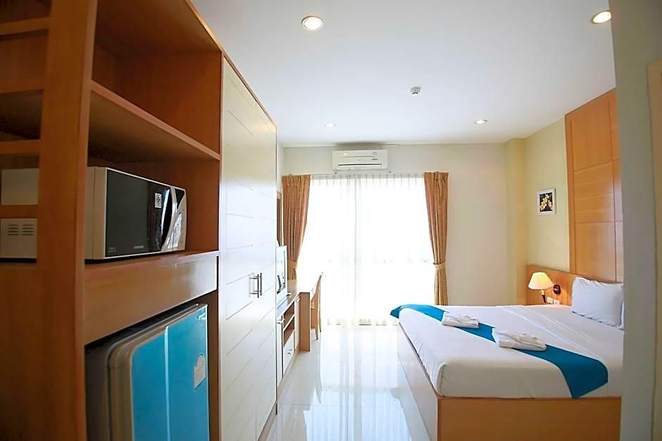 ดิ ไอคอนเพลซ 1 แอท พัทยากลาง โรงแรม Pattaya