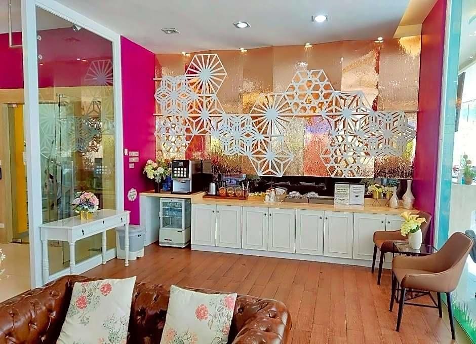 ดิ ไอคอนเพลซ 1 แอท พัทยากลาง โรงแรม
