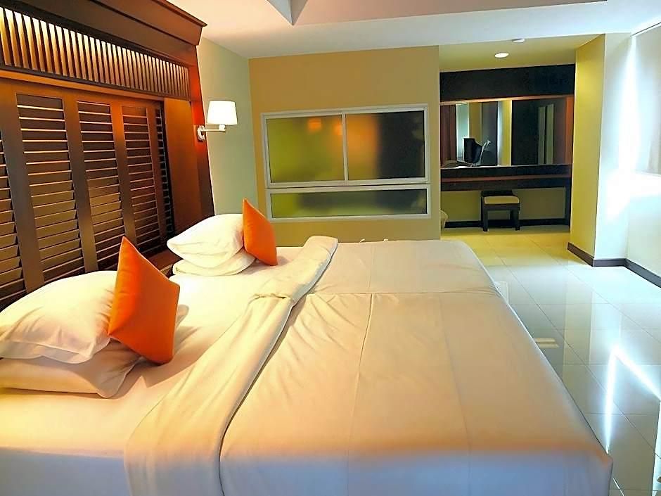 โรงแรม August 3*