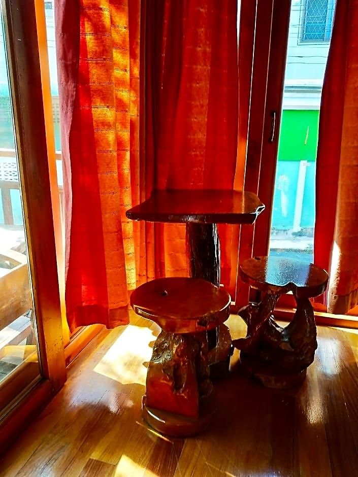 Guest house Wood House 3*