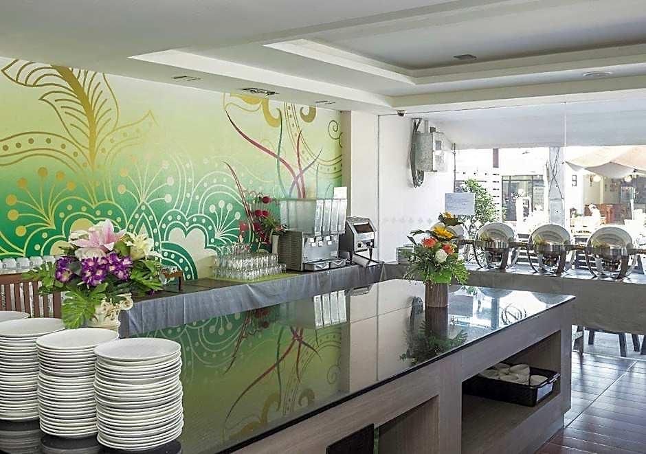 โรงแรม เทวัญ จอมเทียน พัทยา Pattaya