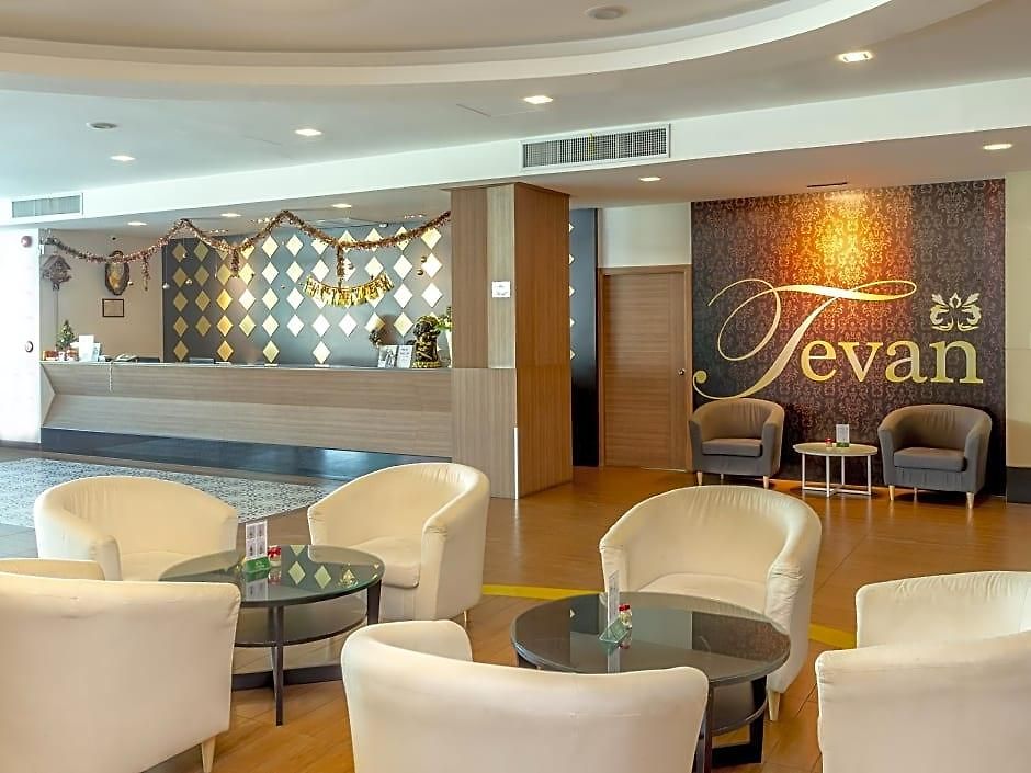 เทวัญ จอมเทียน พัทยา โรงแรม 4*